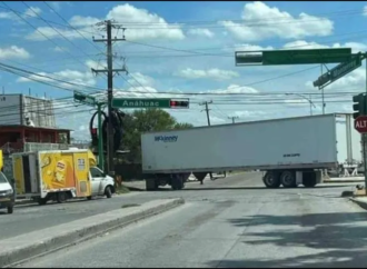 Balaceras y bloqueos cerca de centro comercial en Nuevo Laredo