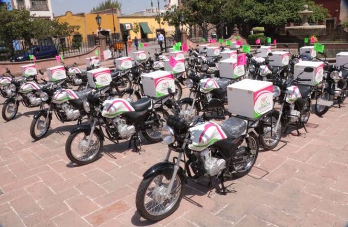 Carteros potosinos reciben nuevas motocicletas por parte de SEPOMEX