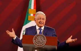 López Obrador arremete contra corridos tumbados que hablan del narco, pero descarta su censura