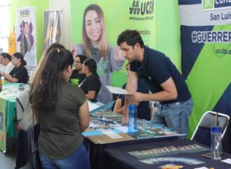 Escasa asistencia a la «Expo Becas 2023» del Inpojuve