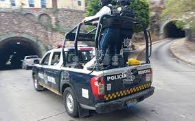 Balacera entre policías y presuntos asaltantes en Guanajuato deja cinco detenidos