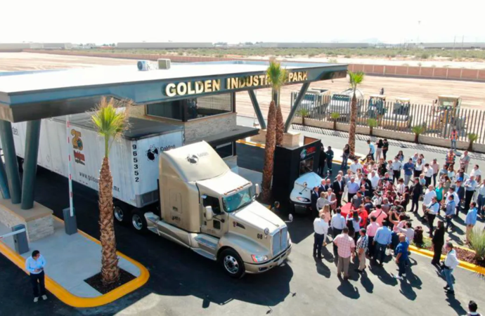 Miguel Riquelme inaugura el Golden Industrial Park