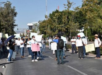 Trabajadores de Conalep se manifiestan en SLP para exigir más recursos