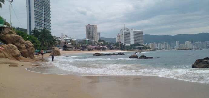 Otis se convierte en huracán categoría 1; podría tocar tierra en Acapulco este miércoles