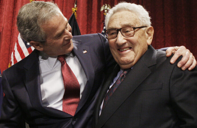 Henry Kissinger fallece a sus 100 años