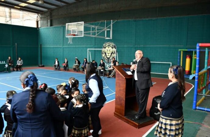 Dan becas a niños que estudian en escuelas particulares de SLP