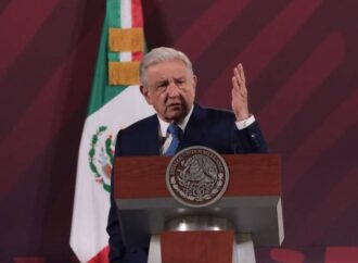 «Estamos al día con los proveedores», asegura AMLO