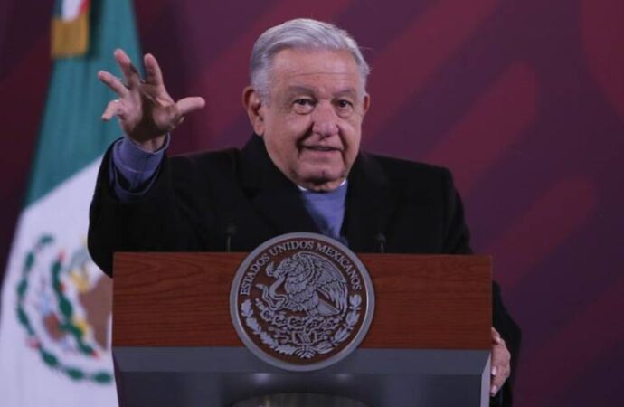 Afirma AMLO que megafarmacia en Huehuetoca estará lista mañana