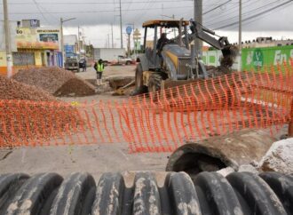 Señalan a Interapas como responsable por socavón en Av. San Pedro