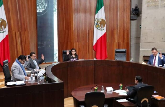 Morena logra aplazar en TEPJF discusión de multa por gastos de «corcholatas»