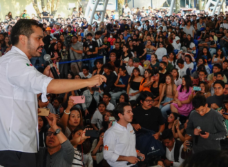 Abuchean  a Álvarez Máynez en la UAM Xochimilco