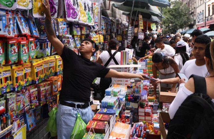 Concanaco calcula un gasto de 144 mil millones de pesos por el inicio del ciclo escolar
