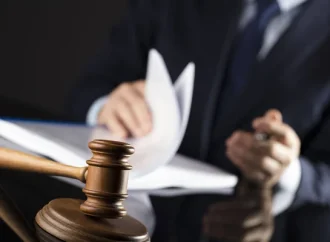 Amparo a coimputado de Javier Corral obliga a reponer procedimiento penal en Chihuahua.

La Jueza Décimo de Distrito ordena al juez de control local admitir su falta de competencia material sobre el caso.