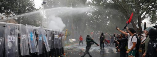 La CNDH abrirá una indagatoria sobre la violencia ejercida durante la protesta por la escasez de agua en Jalisco; Sheinbaum exige determinar «quién ordenó» el operativo